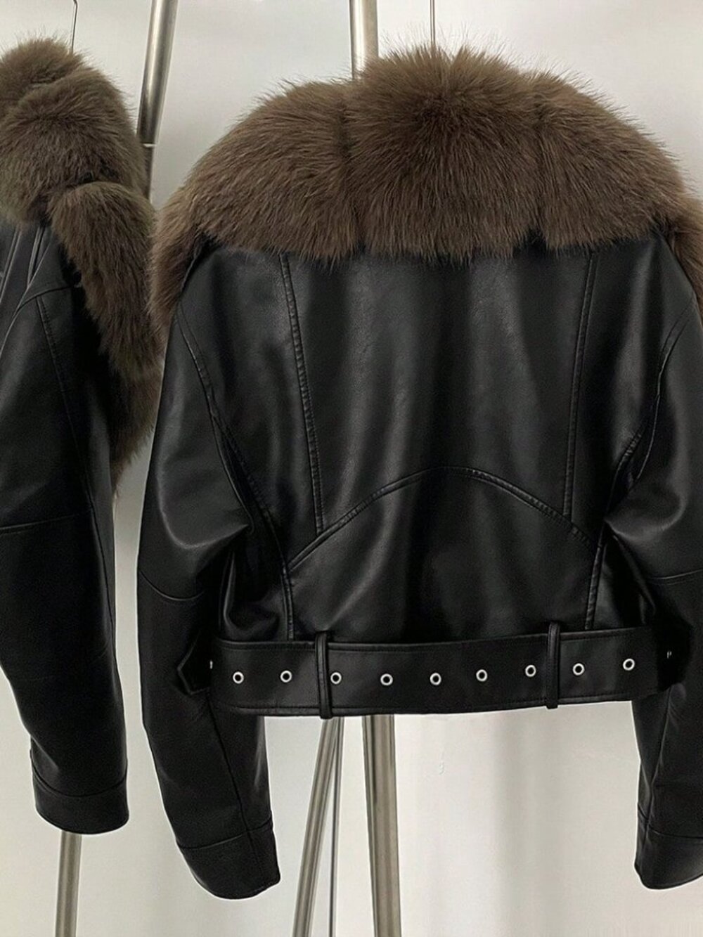 Black Casual Women's Jacket With Faux Fur Collar - Picture 2 of 6